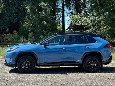 Used 2022 Toyota RAV4 XSE AWD/4WD image 5