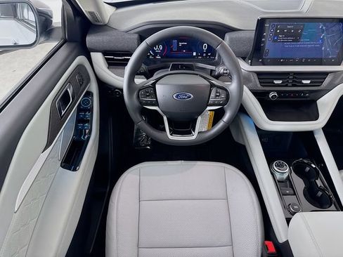 New 2026 Ford Explorer Platinum w/ LUX Leather Package image 24