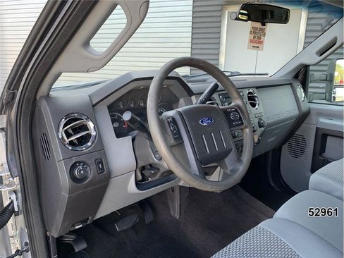 Used 2016 Ford F550 2WD Crew Cab Super Duty w/ XLT Interior Package image 21