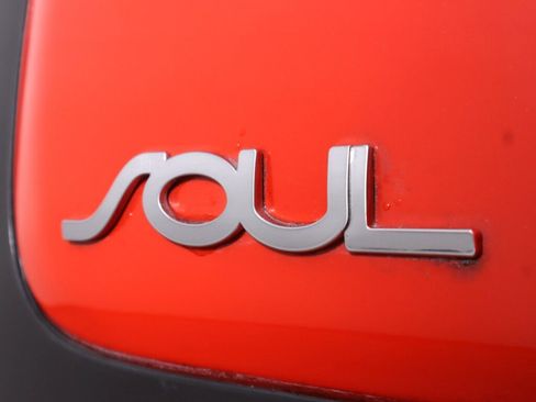 Used 2019 Kia Soul FWD image 31
