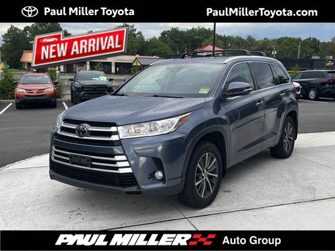 Used 2017 Toyota Highlander XLE w/ Protection Package #3 AWD/4WD image 1