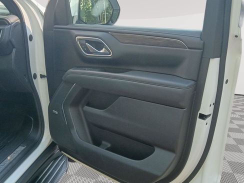 Used 2021 Chevrolet Tahoe LT w/ Luxury Package RWD image 24