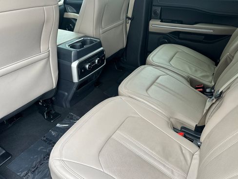 Used 2024 Ford Expedition Max Limited image 11