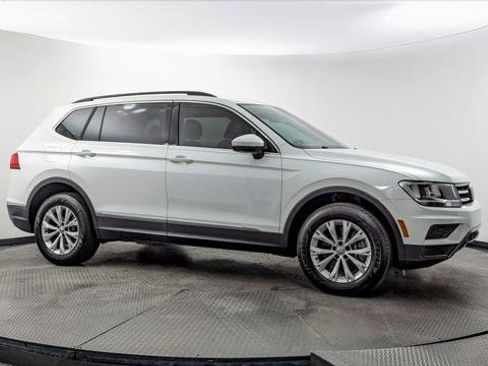 Used 2018 Volkswagen Tiguan SE image 11