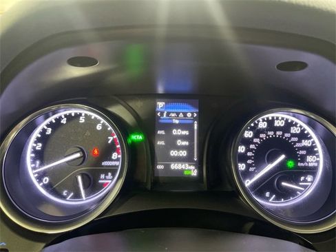 Used 2020 Toyota Camry SE image 15