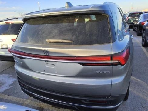 Used 2025 Buick Enclave Preferred image 3