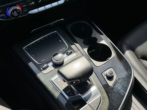 Used 2017 Audi Q7 3.0T Premium Plus w/ Premium Plus Package image 12