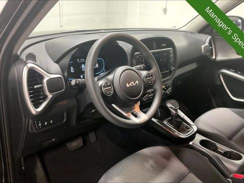 Used 2025 Kia Soul LX FWD image 16