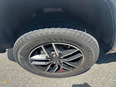 Used 2019 Jeep Grand Cherokee Trailhawk w/ Trailhawk Luxury Group AWD/4WD image 22