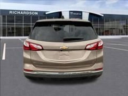 Used 2019 Chevrolet Equinox LT w/ Driver Convenience Package FWD image 7