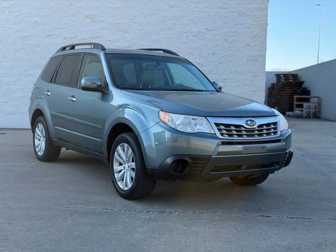 Used 2011 Subaru Forester 2.5X Premium image 9
