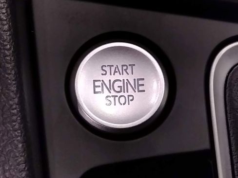 New 2025 Volkswagen Jetta SE image 29