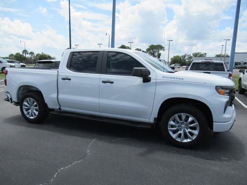 Used 2025 Chevrolet Silverado 1500 Custom RWD image 4