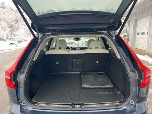 Certified 2023 Volvo XC60 B5 Plus w/ Climate Package image 23
