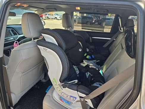 Used 2019 Toyota Highlander Plus image 9