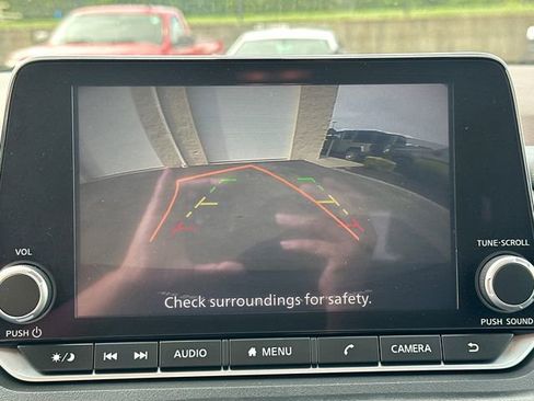 Used 2023 Nissan Rogue S image 30