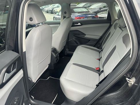 Used 2023 Volkswagen Taos SE w/ Panoramic Sunroof Package AWD/4WD image 12