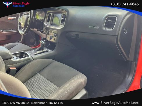 Used 2019 Dodge Charger R/T w/ Cold Weather Package RWD image 9