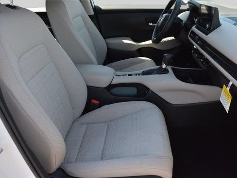 Used 2024 Honda HR-V LX image 19