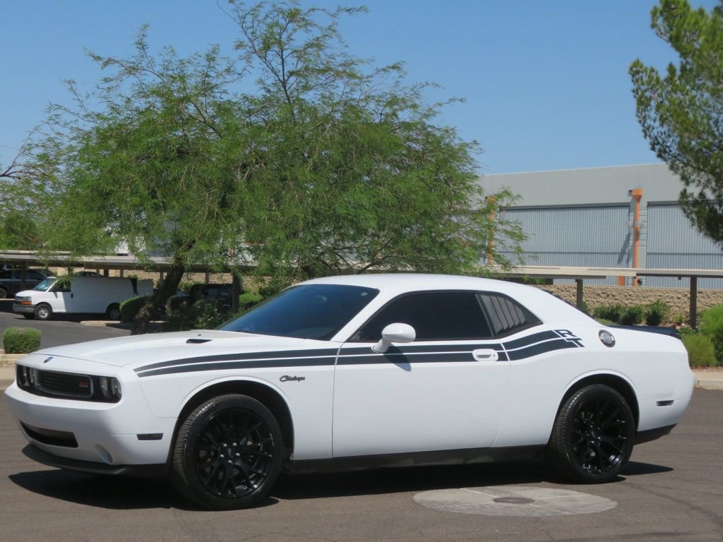 Used 2010 Dodge Challenger R/T RWD image 1