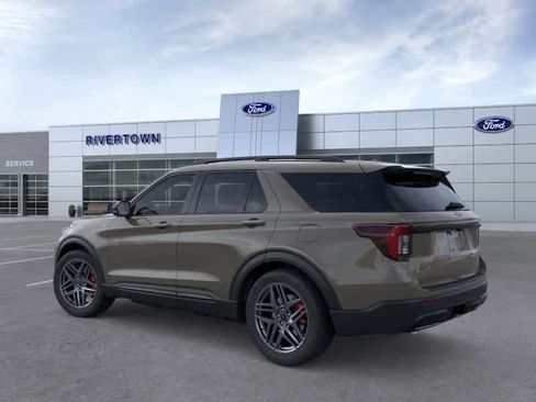 New 2026 Ford Explorer ST-Line w/ ST-Line Street Pack image 4