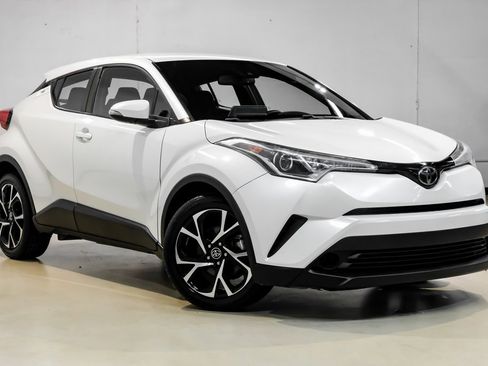 Used 2019 Toyota C-HR XLE image 8