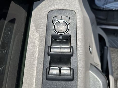 Used 2018 Ford F150 XLT image 12