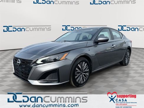 Used 2023 Nissan Altima 2.5 SV image 1
