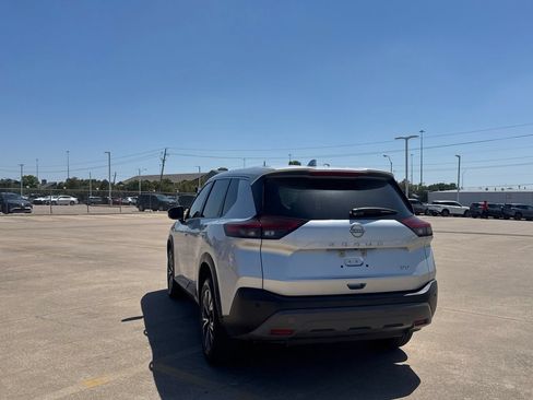 Used 2023 Nissan Rogue SV FWD image 19