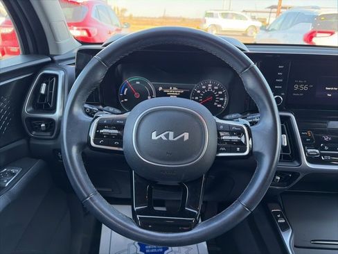 Used 2023 Kia Sorento EX image 15