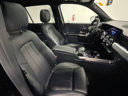 Used 2021 Mercedes-Benz GLB 250 4MATIC image 28