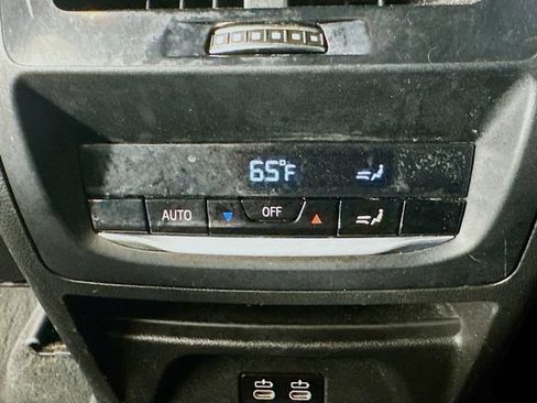 Used 2023 BMW X4 xDrive30i w/ M Sport Package AWD/4WD image 27