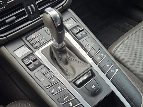 Used 2021 Porsche Macan AWD/4WD image 12