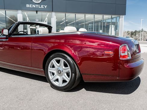 Used 2010 Rolls-Royce Phantom Drophead Coupe image 9