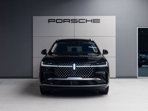 Used 2025 Lincoln Nautilus Reserve AWD/4WD image 10