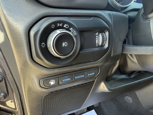 Used 2023 Jeep Wrangler Unlimited Rubicon 4xe image 11