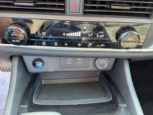 Used 2026 Nissan Rogue SV FWD image 16