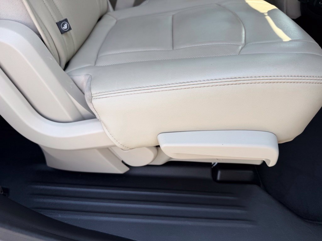 Used 2021 Buick Enclave Premium w/ Sun and Sites Package AWD/4WD image 36