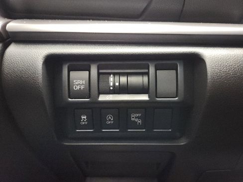 Used 2020 Subaru Crosstrek 2.0i Limited w/ Moonroof Package image 11