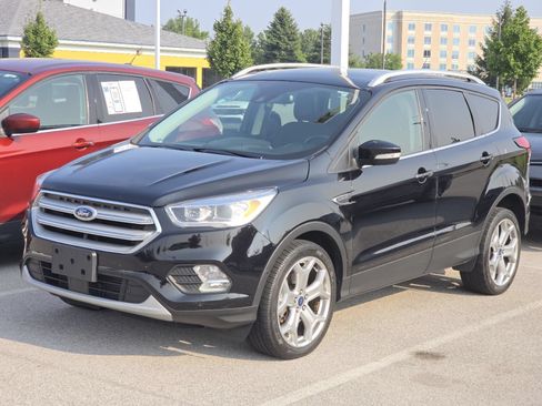 Used 2019 Ford Escape Titanium AWD/4WD image 4