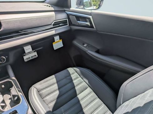 New 2026 Mitsubishi Outlander LE FWD image 17