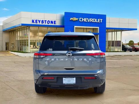 Used 2025 Nissan Pathfinder SV FWD image 6