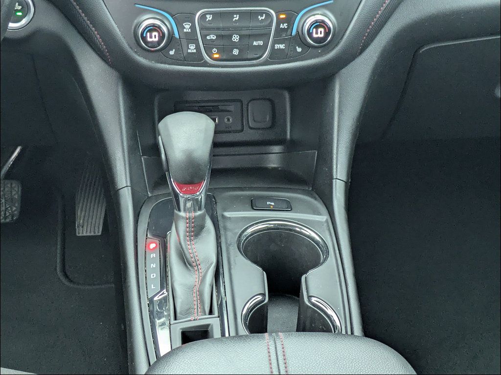 Used 2022 Chevrolet Equinox RS w/ Infotainment Package FWD image 28