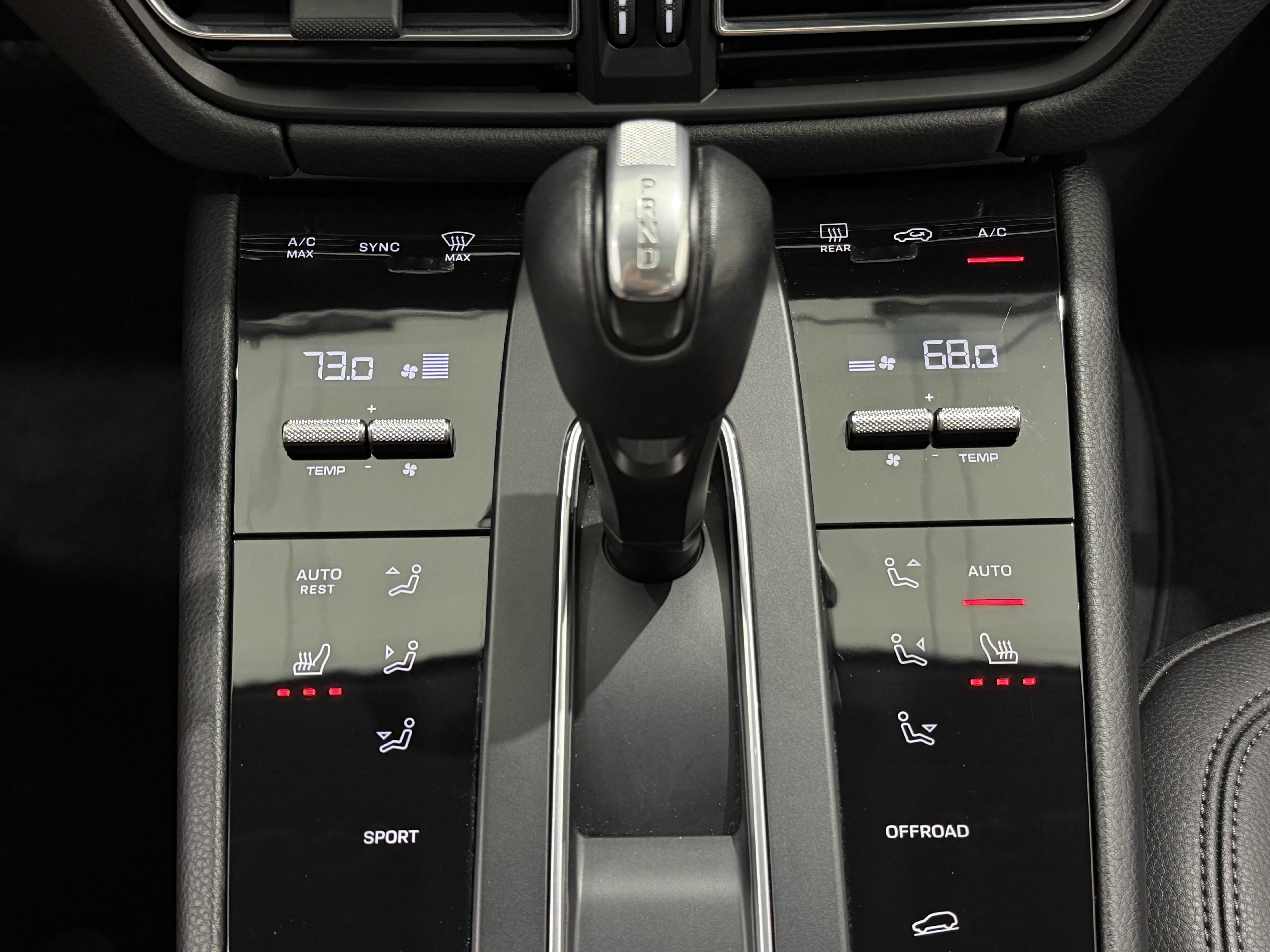 Used 2022 Porsche Macan AWD/4WD image 35