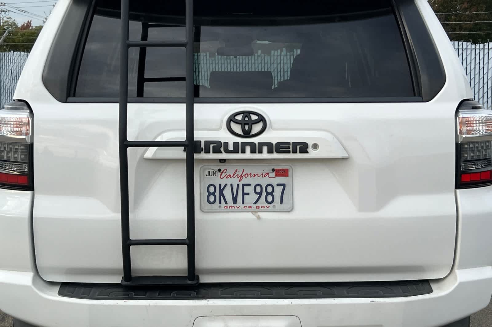 Used 2018 Toyota 4Runner SR5 AWD/4WD image 22