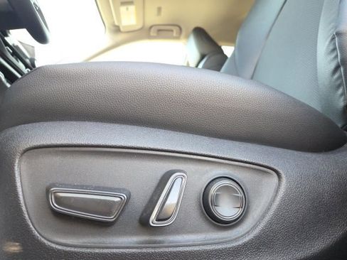 Used 2026 Toyota Grand Highlander XLE image 21