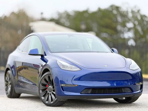 Used 2021 Tesla Model Y Performance image 4