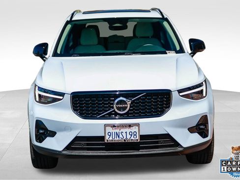 Used 2026 Volvo XC40 B5 Plus w/ Protection Package Premier image 2