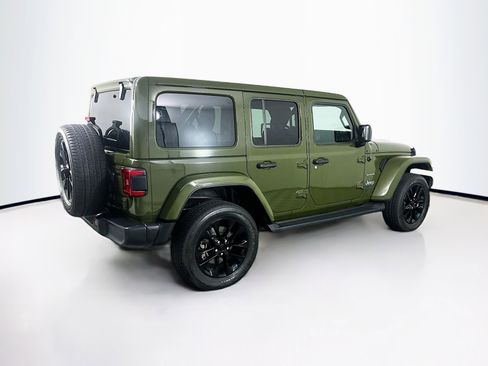 Used 2023 Jeep Wrangler Unlimited Sahara AWD/4WD image 9