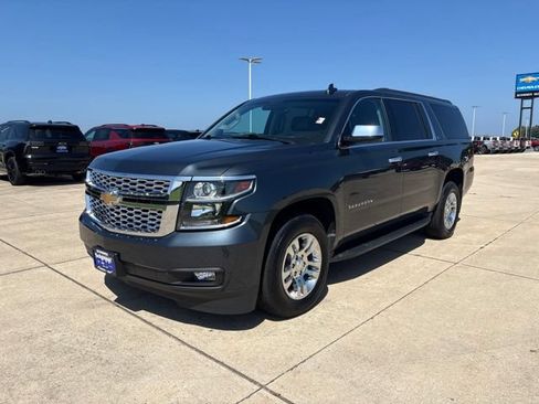 Used 2019 Chevrolet Suburban LT AWD/4WD image 4